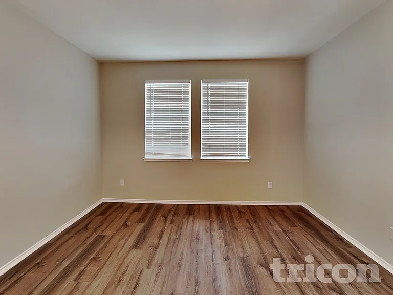 103 Hollow Tree Dr — Photo 5