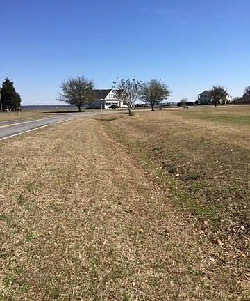 3rd image of 123 N Shore Dr