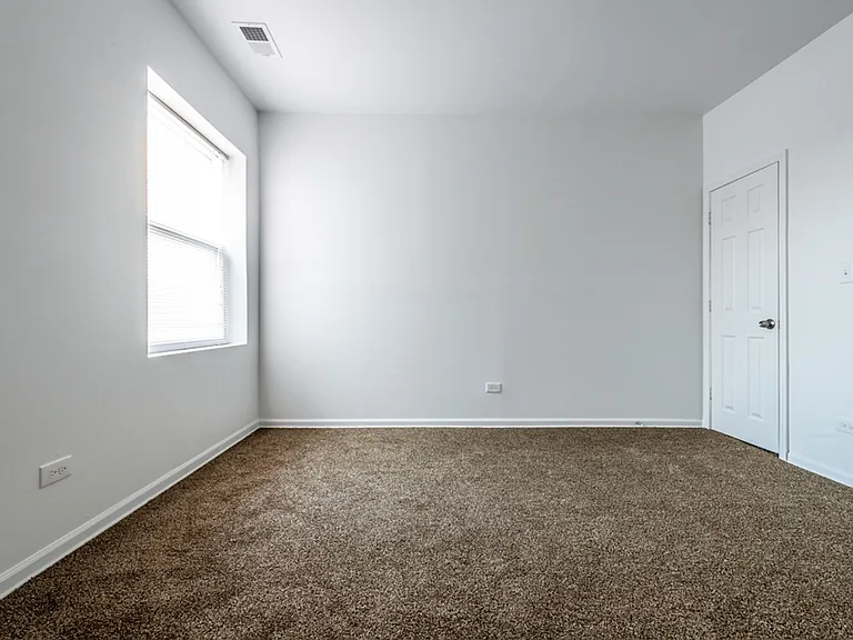109 N Laramie Ave — Photo 18