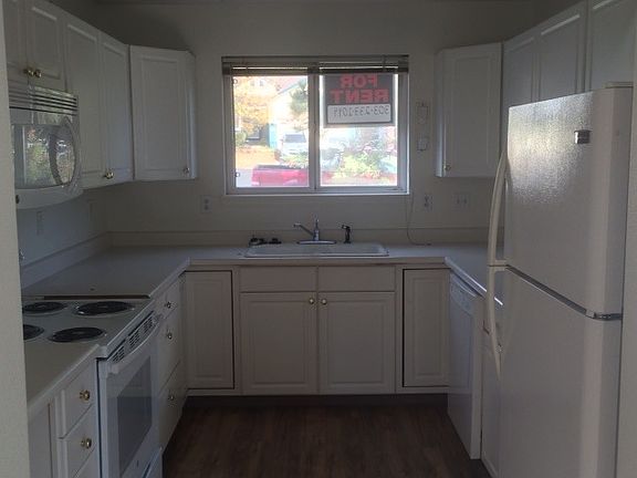 5th image of 1625 Glen Moor Dr