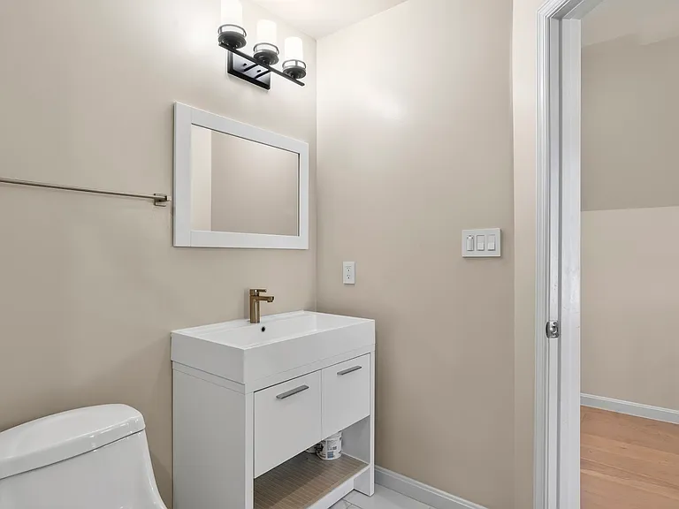 1303 Maple View Pl SE — Photo 16