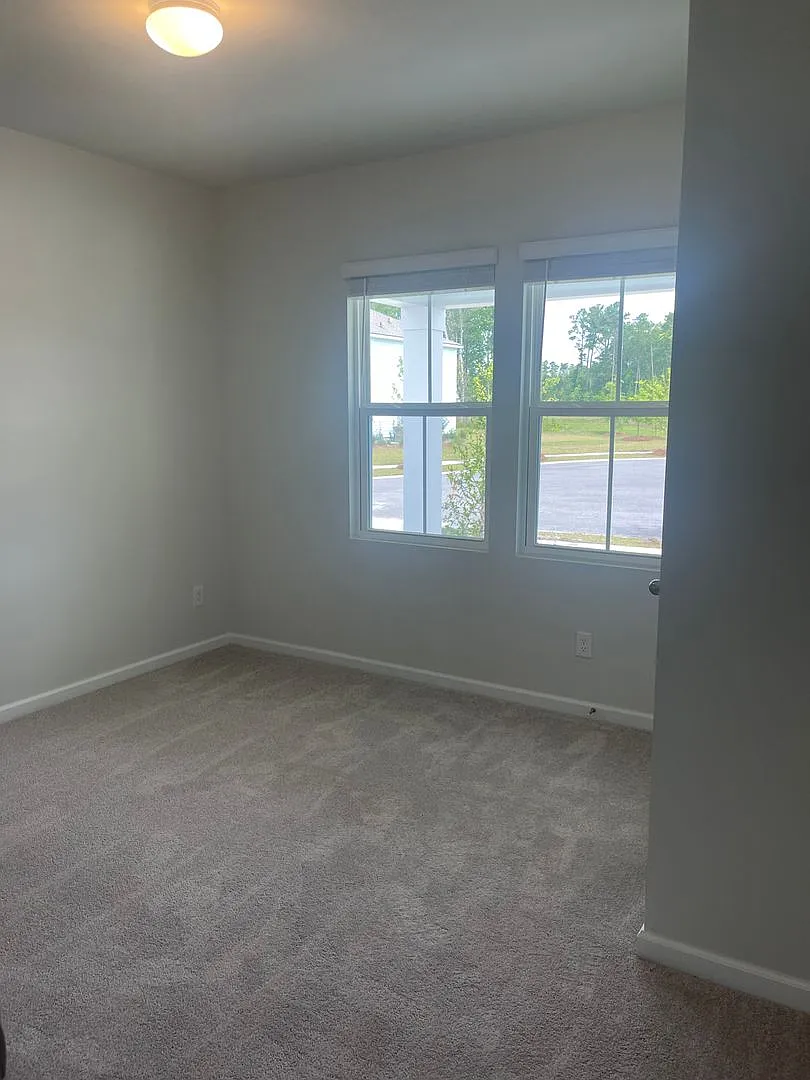 4 bed 2 bath in Heartwood! — Photo 3