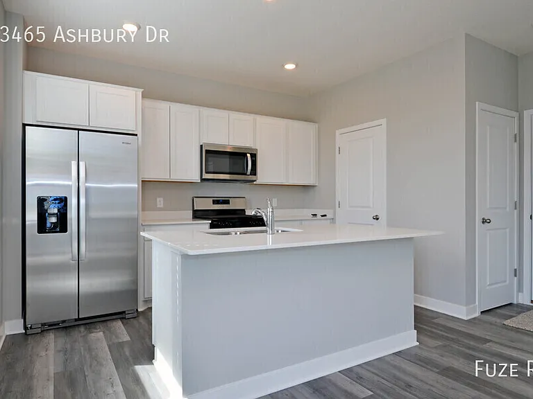 23465 Ashbury Dr — Photo 32