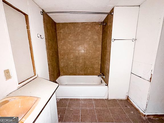 2nd image of 160 Edward Drive