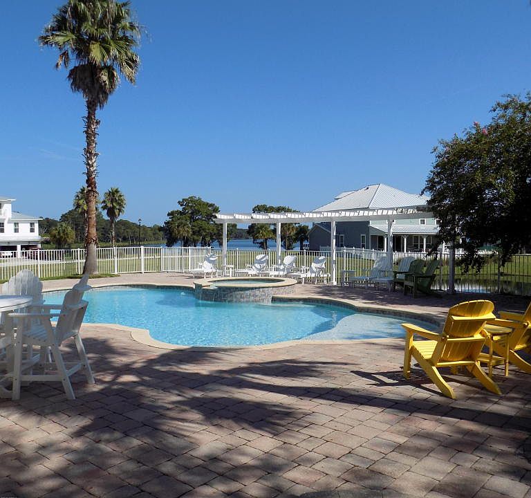 1st image of 103 Yacht Club Pt