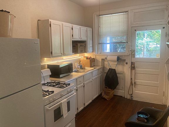 2nd image of 3012 Park Ave #1