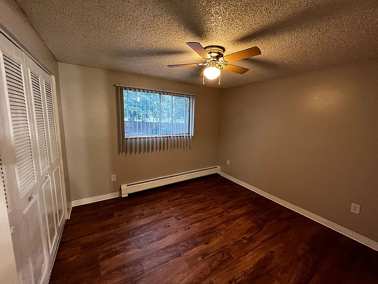 Crestview Apartments — Photo 62