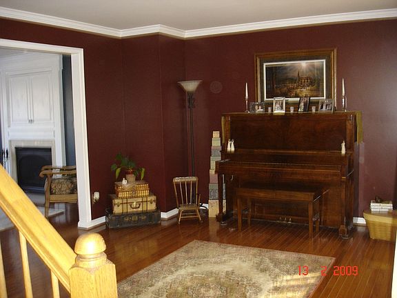 5th image of 9163 Woodland Way N