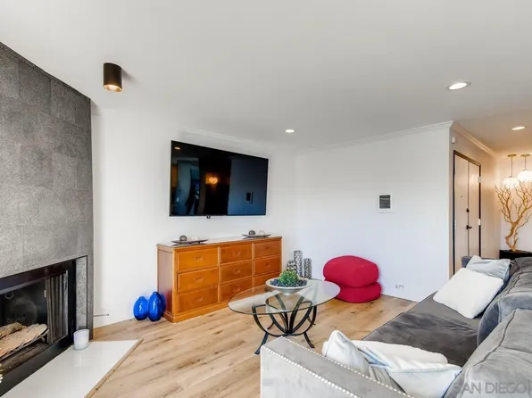 94 Antigua Ct #94, Coronado, CA 92118