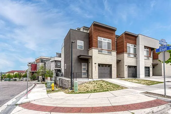 2891 W Parkside Pl — Photo 3