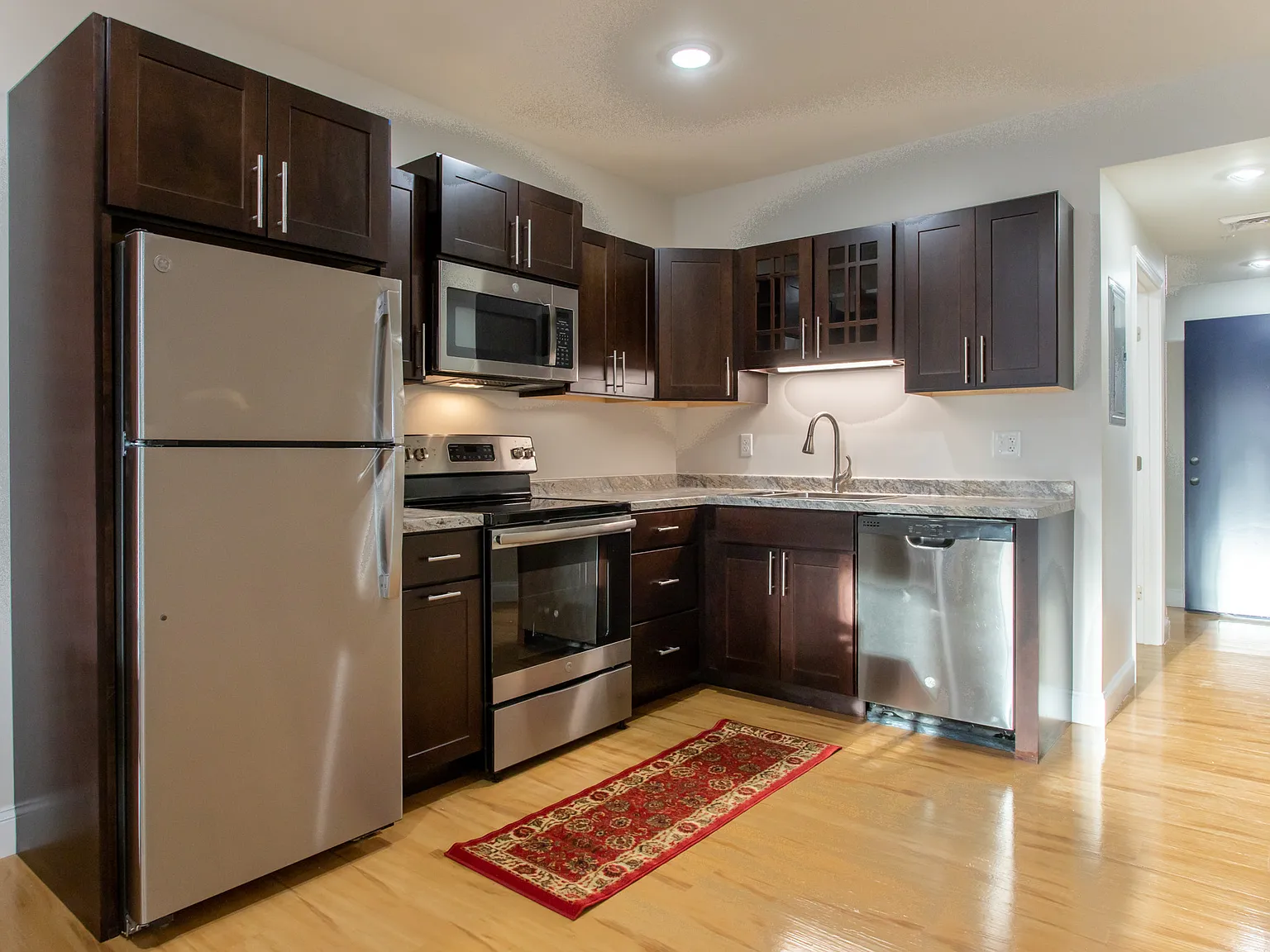 1 bed, 550 sqft, $1,995 — Photo 4