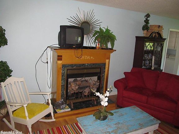 5th image of 17 Wyandotte Dr