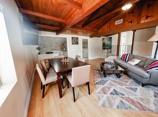 6910 Woodman Ave, Van Nuys, CA 91405