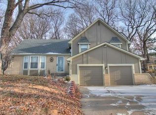 5809 NW Whispering Oaks Ln, Kansas City, MO 64152