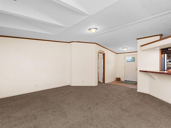 4th image of 1575 Friendly Ln
