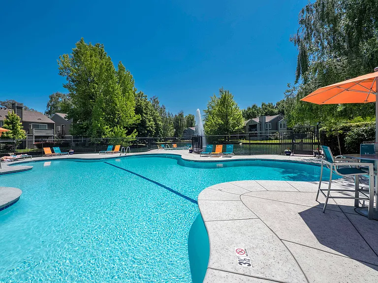 Harbor Oaks Clubhouse Pool
