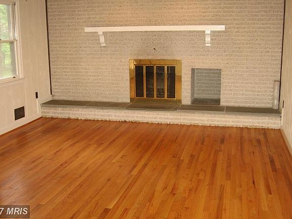 5th image of 10601 Riverwood Dr