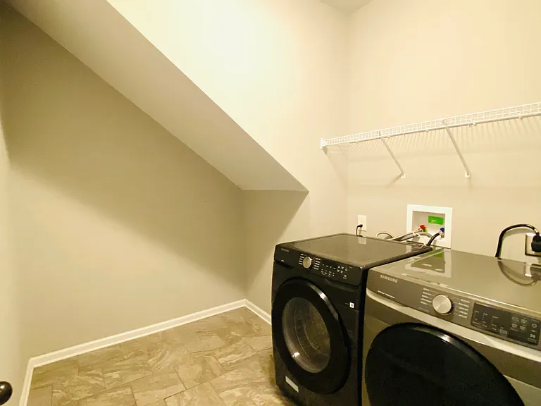 1194 Eagles Bluff Dr — Photo 16