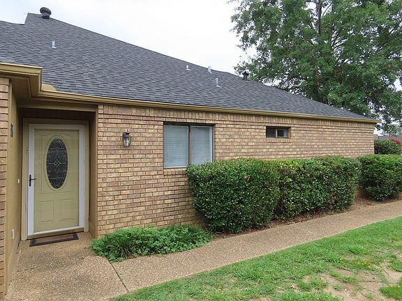 3rd image of 6016 Plantation Dr