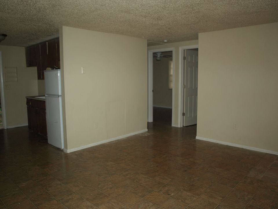 1st image of 12425 N 58th St APT C