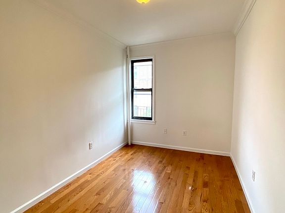 5th image of 3116 32nd St APT 4A