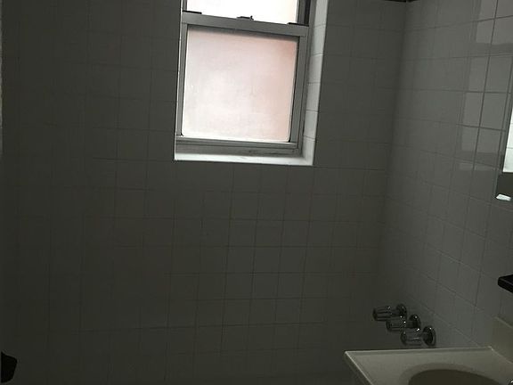 4th image of 4112 39th Pl APT C2