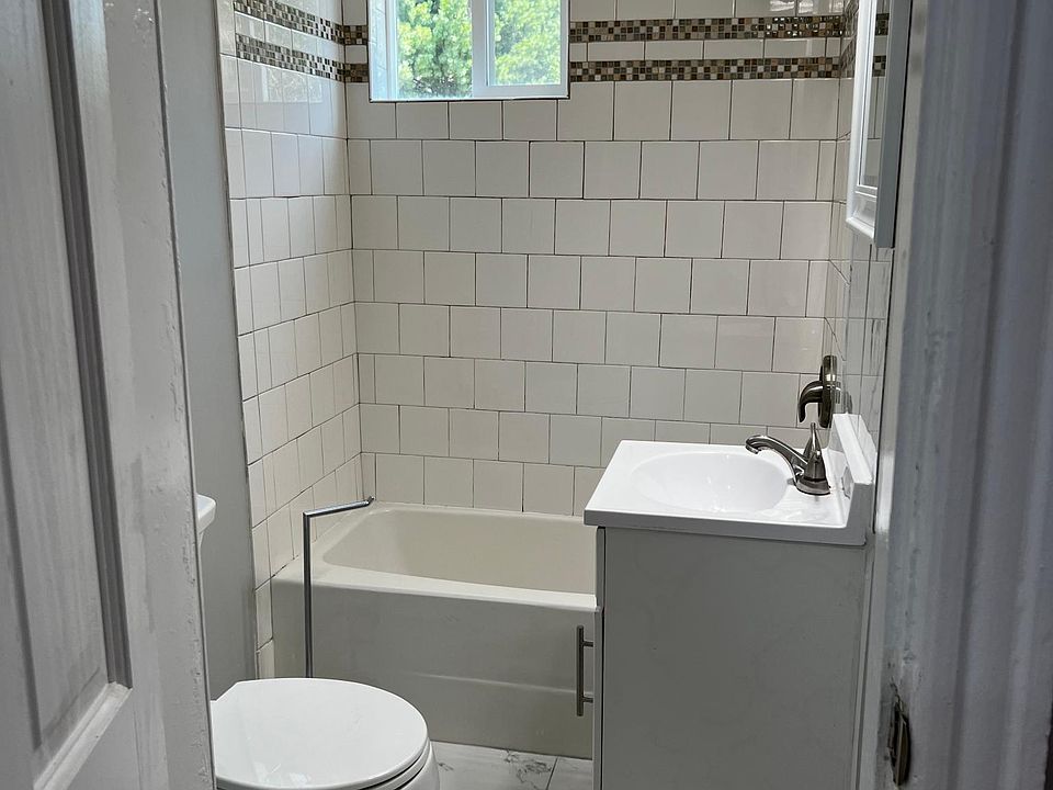 25 Washburn Ave Rumford RI Zillow