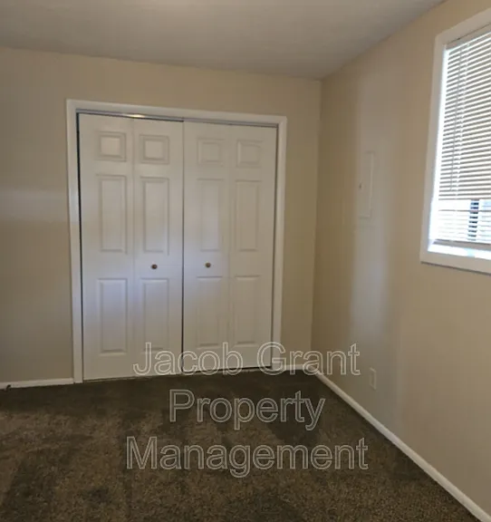 612 John Adams Ct — Photo 8