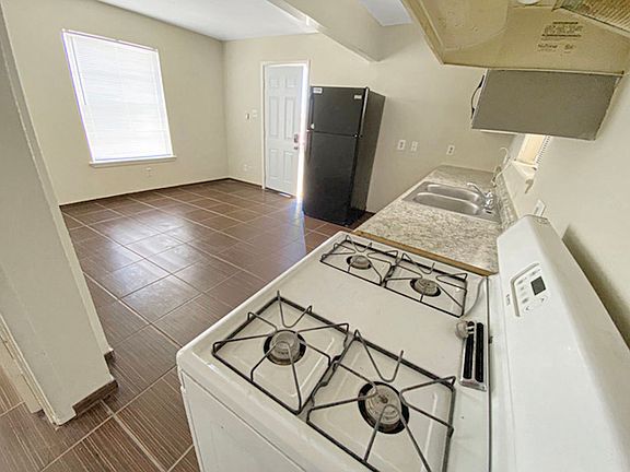 3rd image of 210-218 N Leech St #212