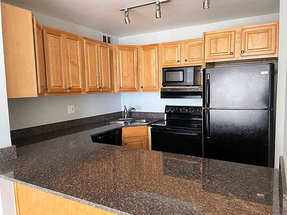 4th image of 2650 N Lakeview Ave APT 3506