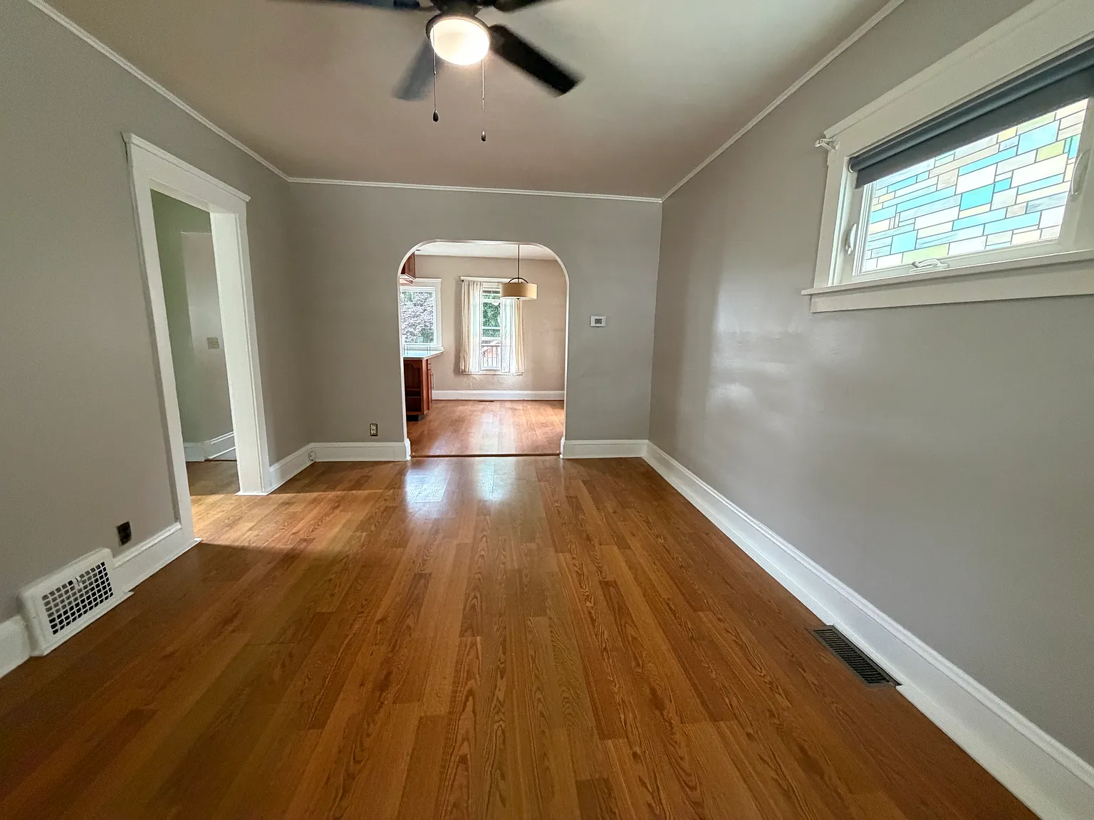 2 bed, 1.5 bath, 2000 sqft, $2,800 — Photo 3