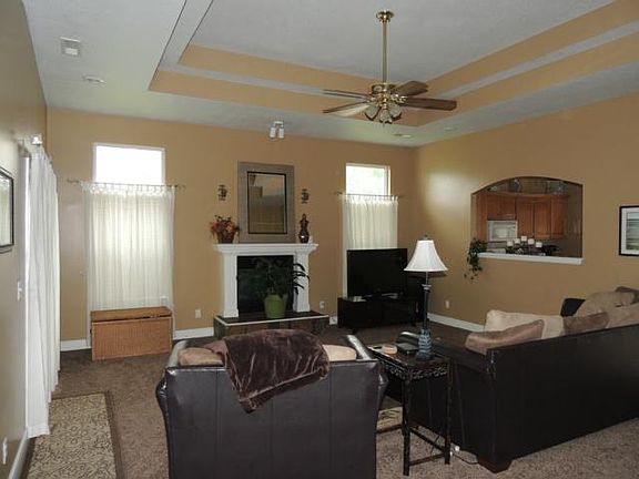 3rd image of 501 Joseph Ct