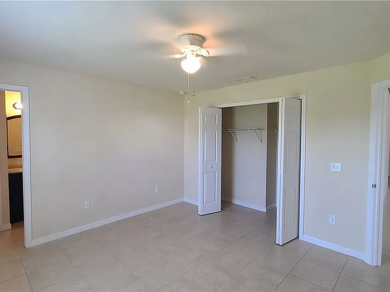 115 SE 12th Ter #115 — Photo 12