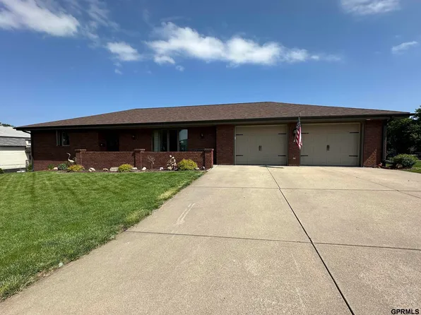 940 E 15th St, Crete, NE 68333