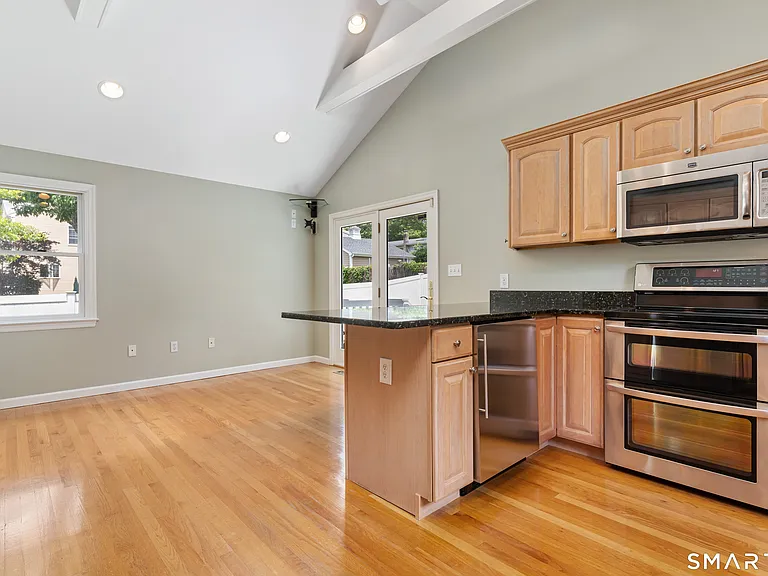24 Herman Ave — Photo 13
