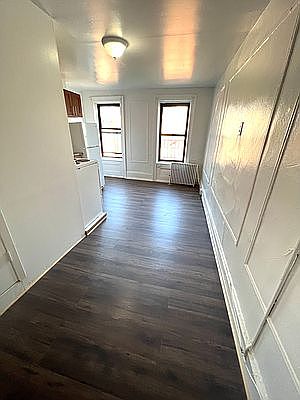 1st image of 310 E 6th St APT 22