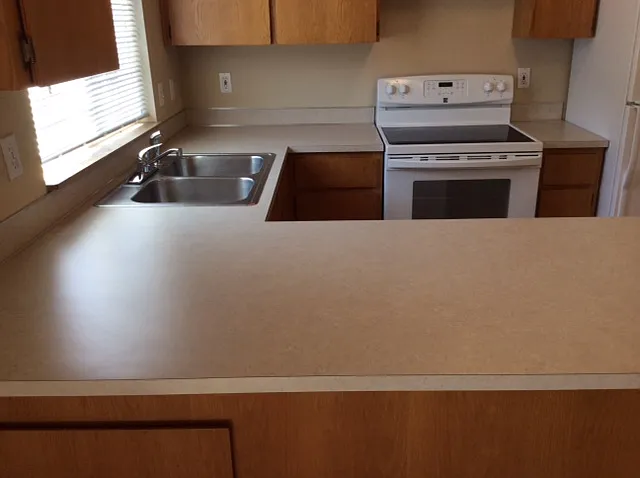 3 bed, 2.0 bath, 1499 sqft, $2,595 — Photo 3