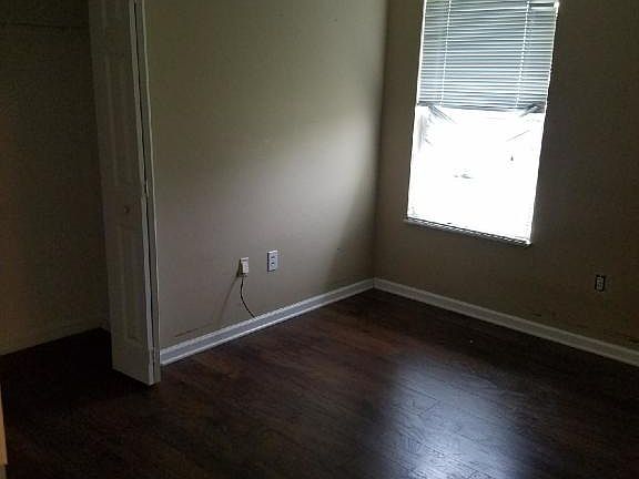 2nd image of 1740 Moses Ave