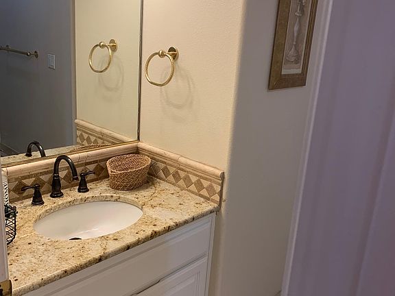 3rd image of 17790 Marylcreek Dr
