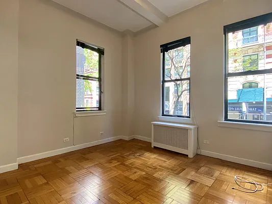 Rented by Metropolitan Equities | media 4