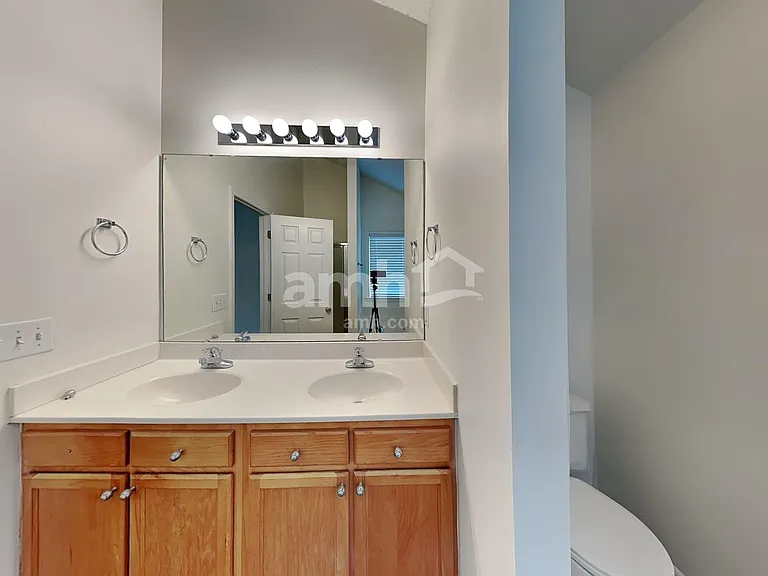 60 Falcon Ct — Photo 13
