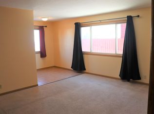 906 C Ave NW #3, Cedar Rapids, IA 52405