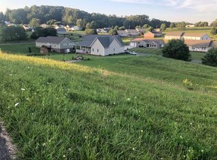 Chase Ln, Abingdon, VA 24210