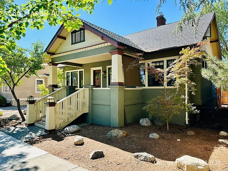 588 Marsh Ave — Photo 2