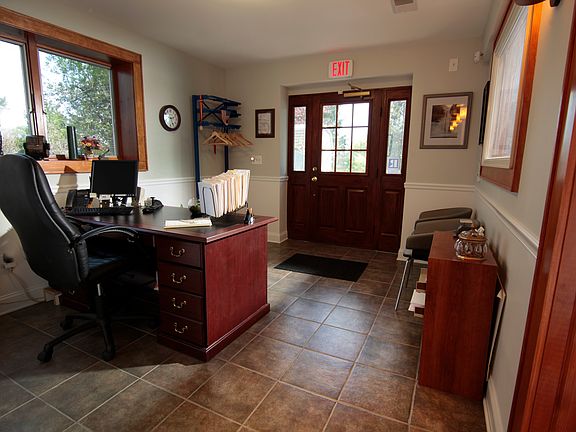 3rd image of 402 Mount Kemble Ave