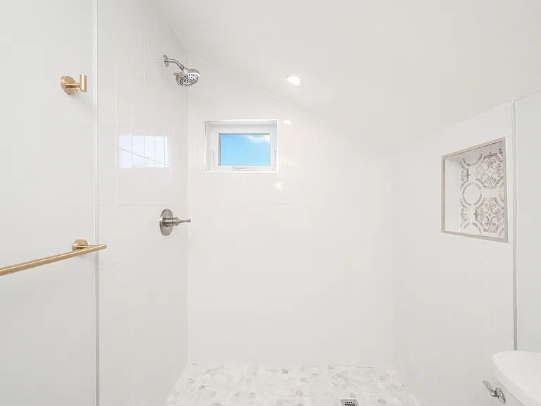 1315 William St — Photo 18