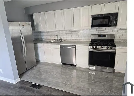 7500 Rabon Ave — Photo 5