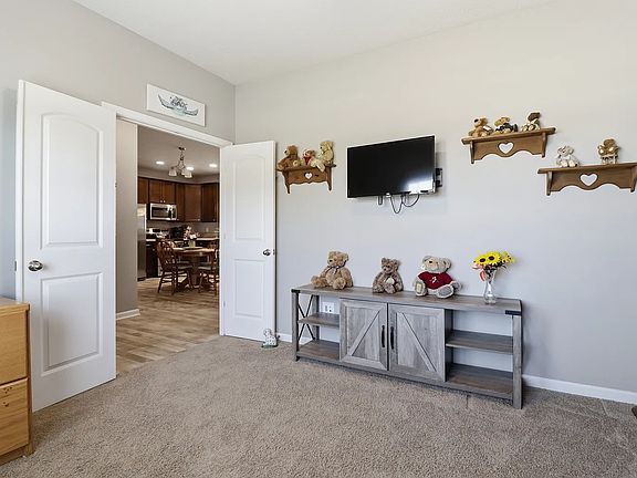 5th image of 2332 Longleaf Ln