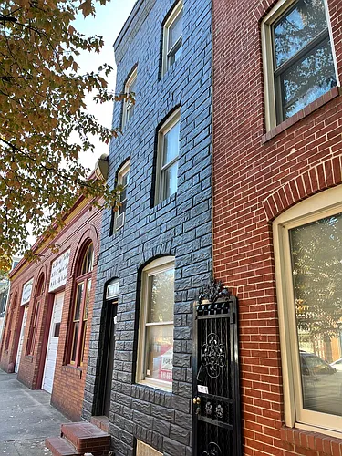 1811 Bank St Photo 1