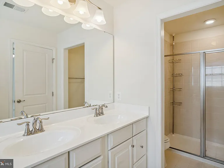 5934 Jefferson Commons Way — Photo 13